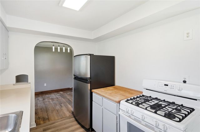 239 S Pleasant Street, Enon Vlg, OH 45323