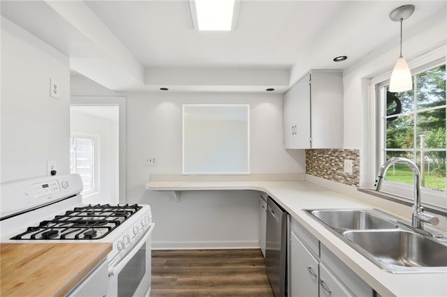 239 S Pleasant Street, Enon Vlg, OH 45323