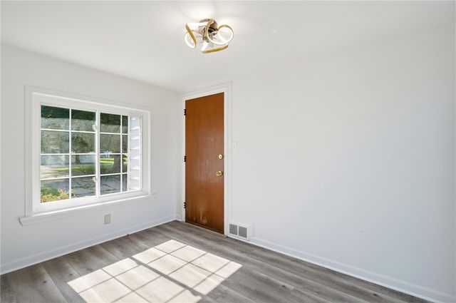 239 S Pleasant Street, Enon Vlg, OH 45323