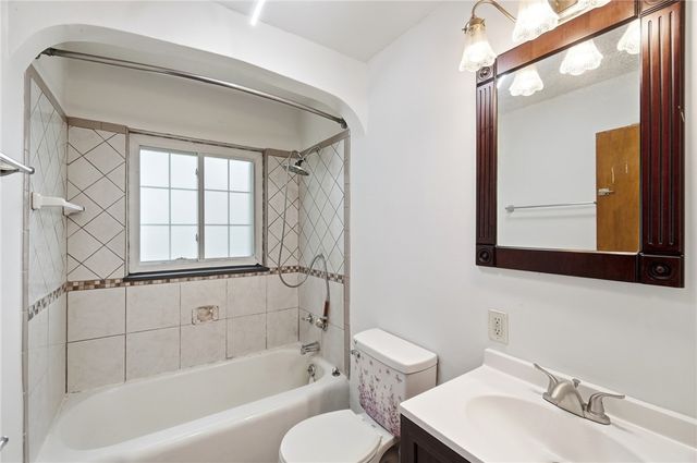239 S Pleasant Street, Enon Vlg, OH 45323