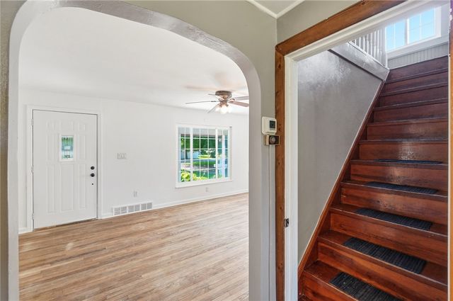 239 S Pleasant Street, Enon Vlg, OH 45323