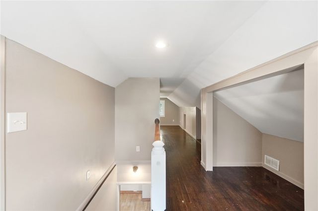 239 S Pleasant Street, Enon Vlg, OH 45323