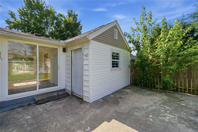 239 S Pleasant Street, Enon Vlg, OH 45323