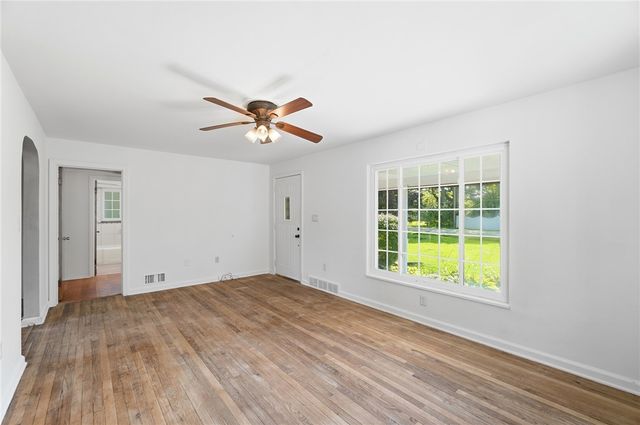 239 S Pleasant Street, Enon Vlg, OH 45323