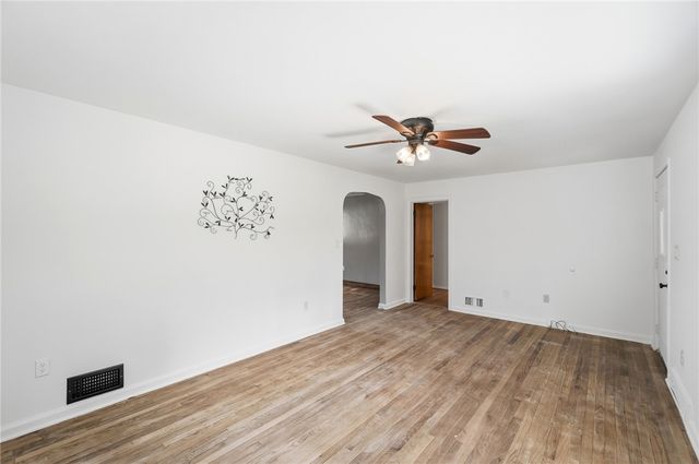 239 S Pleasant Street, Enon Vlg, OH 45323