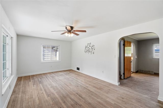 239 S Pleasant Street, Enon Vlg, OH 45323