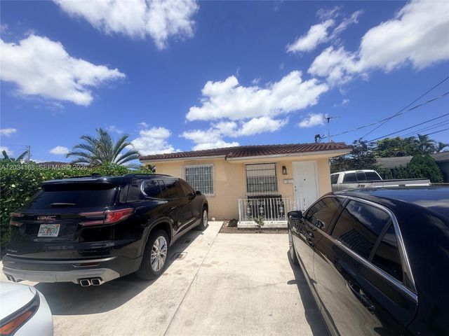 3821 SW 89th Court front, Miami, FL 33165