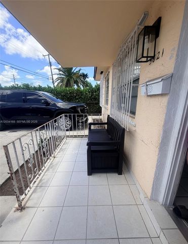 3821 SW 89th Court front, Miami, FL 33165