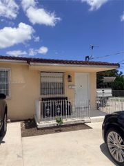 3821 SW 89th Court front, Miami, FL 33165