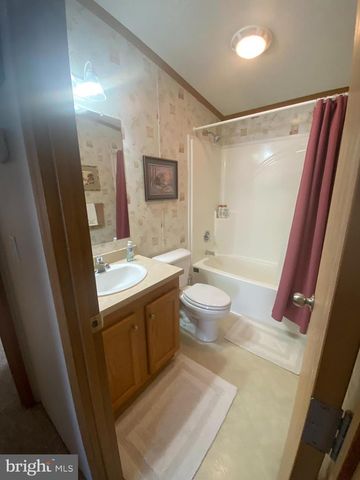 326 DOGWOOD DR, Quakertown, PA 18951