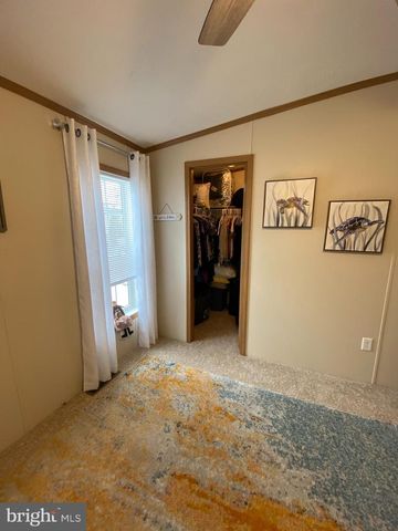 326 DOGWOOD DR, Quakertown, PA 18951