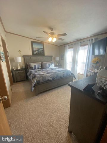 326 DOGWOOD DR, Quakertown, PA 18951