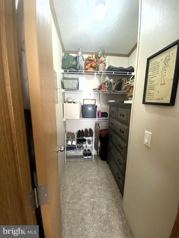 326 DOGWOOD DR, Quakertown, PA 18951