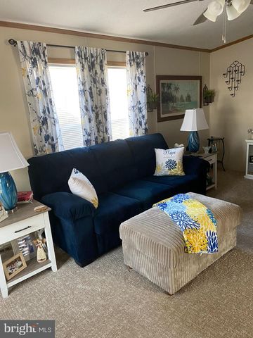 326 DOGWOOD DR, Quakertown, PA 18951