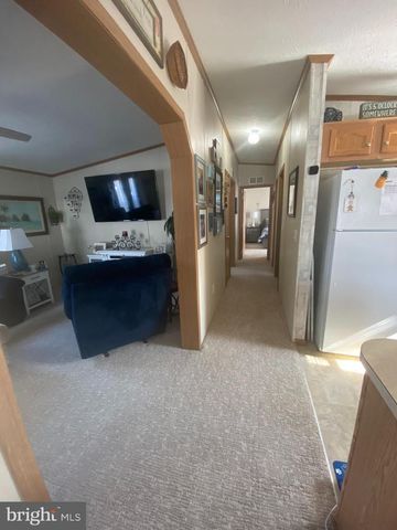 326 DOGWOOD DR, Quakertown, PA 18951