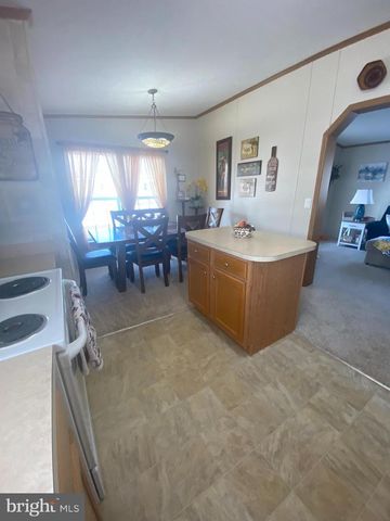 326 DOGWOOD DR, Quakertown, PA 18951