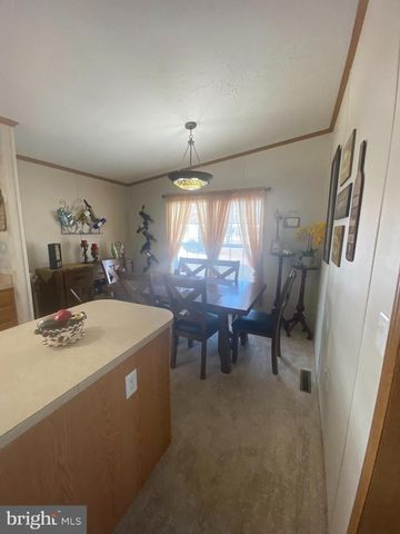 326 DOGWOOD DR, Quakertown, PA 18951