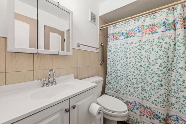 820 Leland Avenue 13A, Bronx, NY 10473