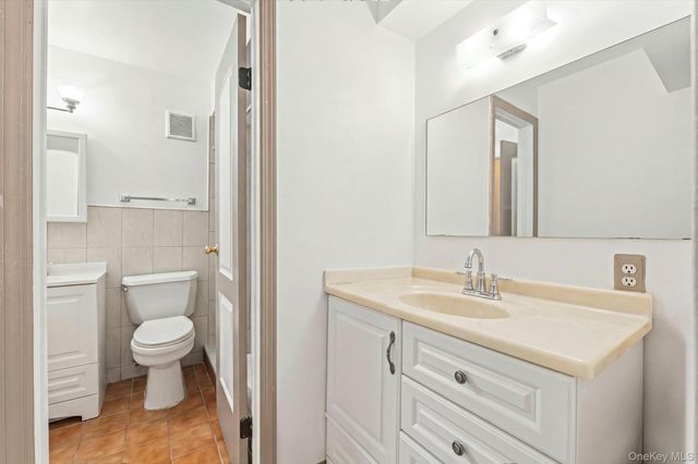 820 Leland Avenue 13A, Bronx, NY 10473