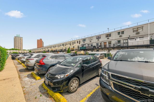 820 Leland Avenue 13A, Bronx, NY 10473