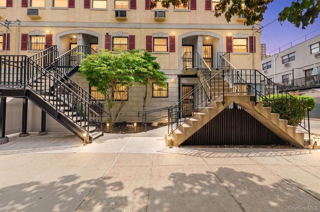 820 Leland Avenue 13A, Bronx, NY 10473