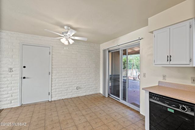 1050 S La Higuera, Green Valley, AZ 85614