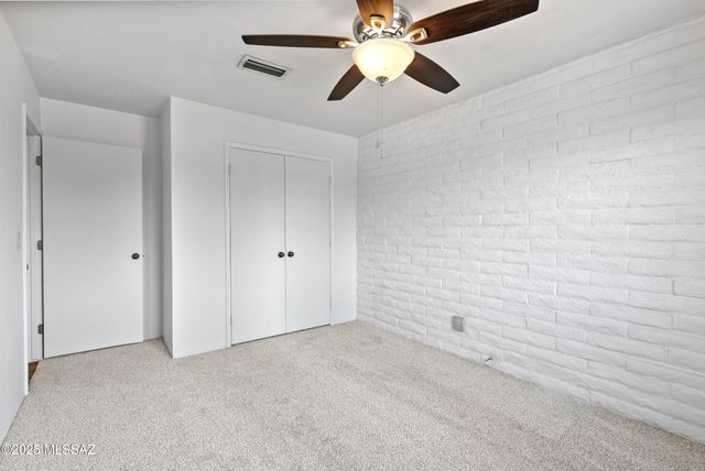 1050 S La Higuera, Green Valley, AZ 85614