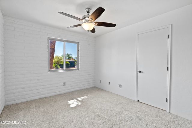 1050 S La Higuera, Green Valley, AZ 85614