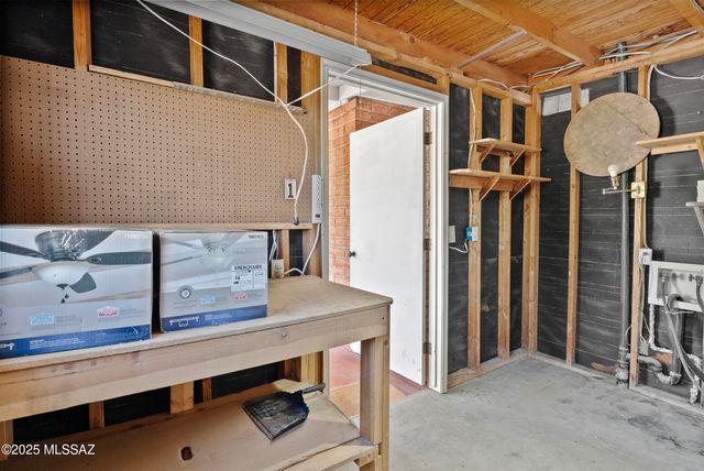 1050 S La Higuera, Green Valley, AZ 85614