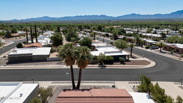 1050 S La Higuera, Green Valley, AZ 85614