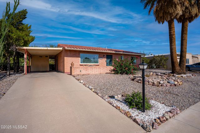1050 S La Higuera, Green Valley, AZ 85614