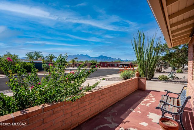 1050 S La Higuera, Green Valley, AZ 85614