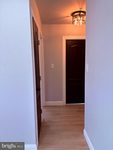 20 MINIATURE LN, Willingboro, NJ 08046