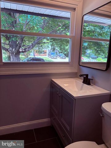 20 MINIATURE LN, Willingboro, NJ 08046