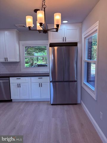 20 MINIATURE LN, Willingboro, NJ 08046