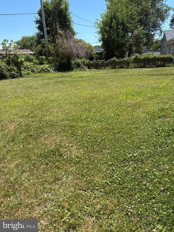 20 MINIATURE LN, Willingboro, NJ 08046