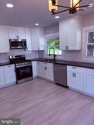 20 MINIATURE LN, Willingboro, NJ 08046