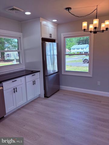 20 MINIATURE LN, Willingboro, NJ 08046