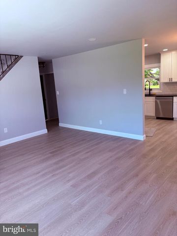 20 MINIATURE LN, Willingboro, NJ 08046