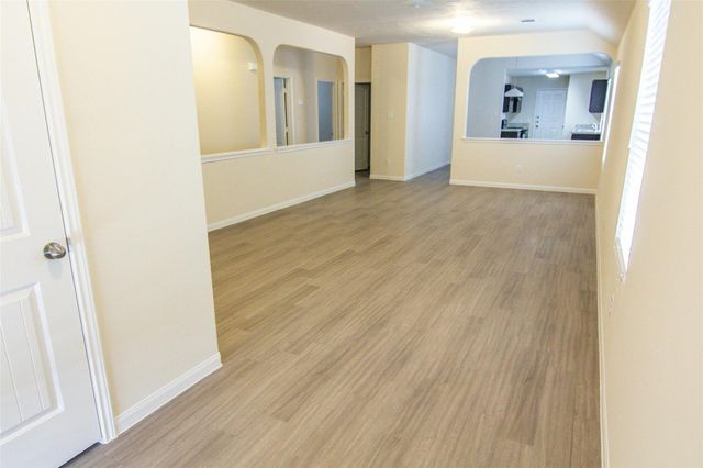 961 Park Ridge Court, La Marque, TX 77568