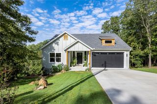 8 Sandon Lane, Bella Vista, AR 72715