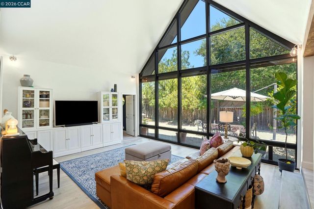3196 Diablo View Rd, Lafayette, CA 94549