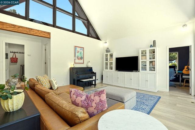 3196 Diablo View Rd, Lafayette, CA 94549