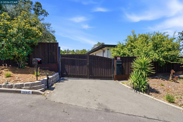 3196 Diablo View Rd, Lafayette, CA 94549