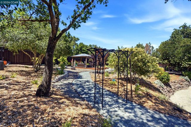 3196 Diablo View Rd, Lafayette, CA 94549