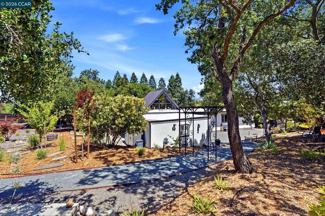 3196 Diablo View Rd, Lafayette, CA 94549