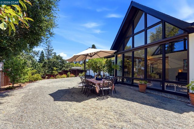 3196 Diablo View Rd, Lafayette, CA 94549
