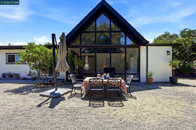 3196 Diablo View Rd, Lafayette, CA 94549