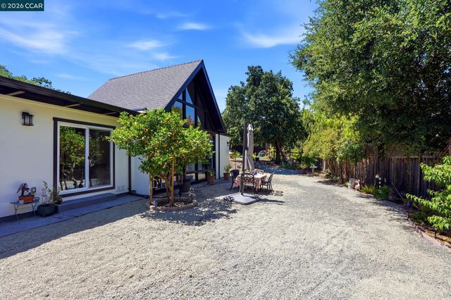 3196 Diablo View Rd, Lafayette, CA 94549