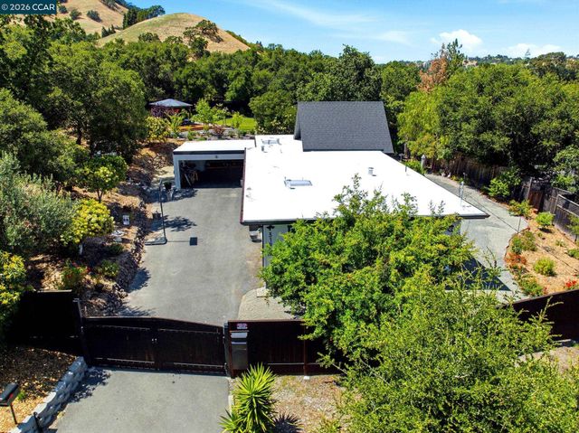 3196 Diablo View Rd, Lafayette, CA 94549